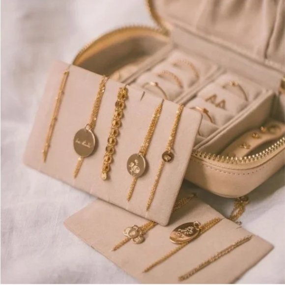 Floral Letter T Initial Dainty Silver/Gold Circle Disc Floral Trendy Necklace - Picture 14 of 16